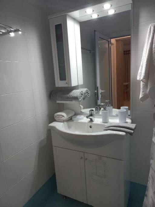 Apartament Sophie'S Sunny Spot 1 Yefira Zewnętrze zdjęcie